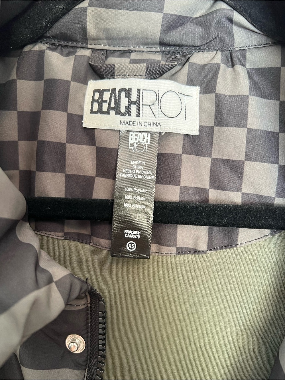 Beach Riot Women’s Puffer Vest Checkered Size Extra Small Black Grey - Picture 6 of 7